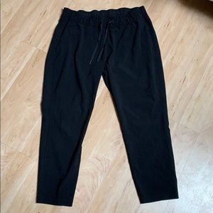 Lululemon On the Fly 7/8 Luxtreme Pants